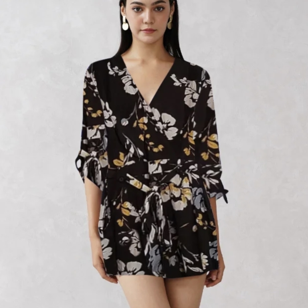 NWT Yumi Kim Floral Mock Wrap Romper Size Medium